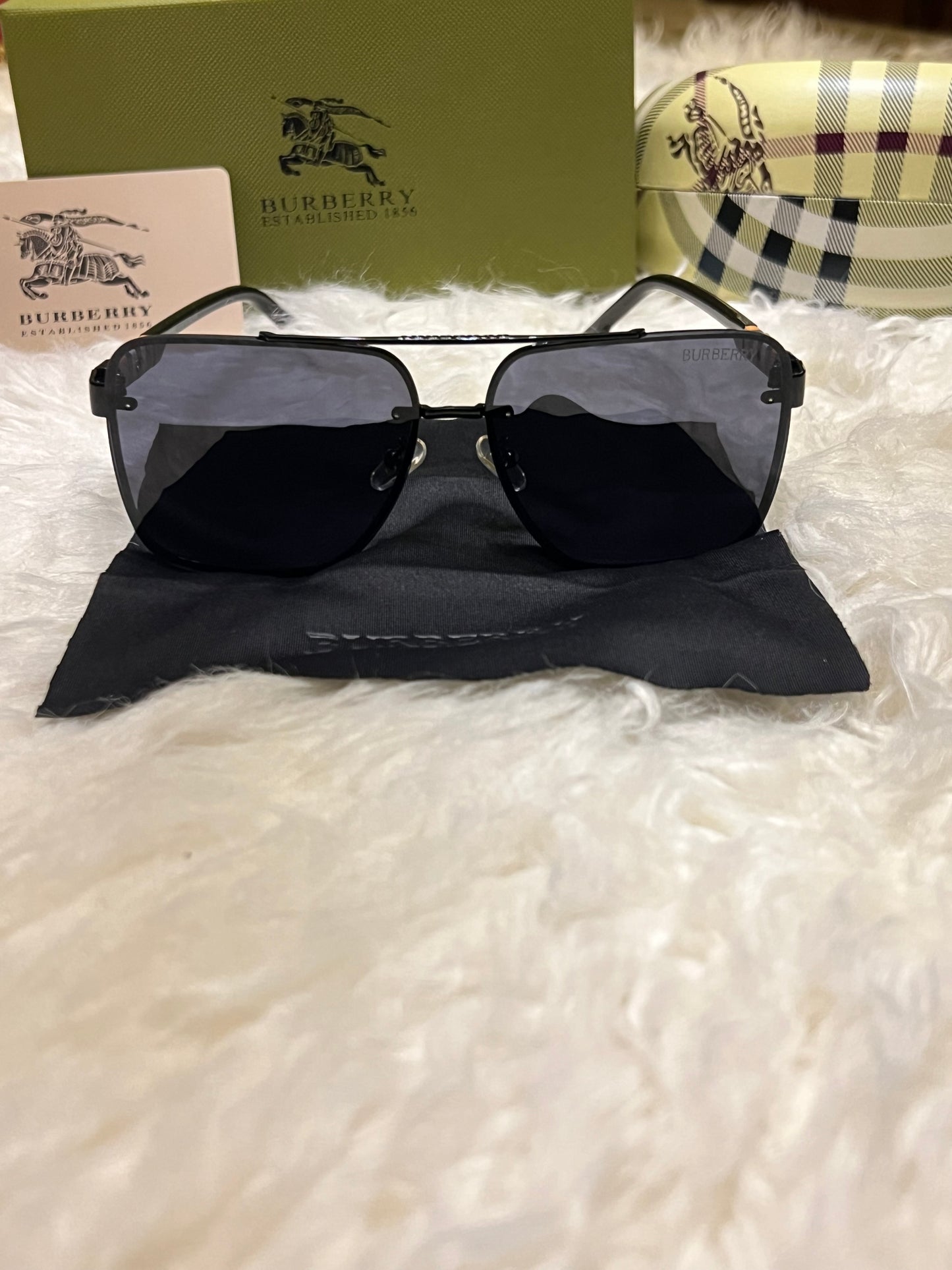 Burberry Black Round Frame Men’s Sunglasses