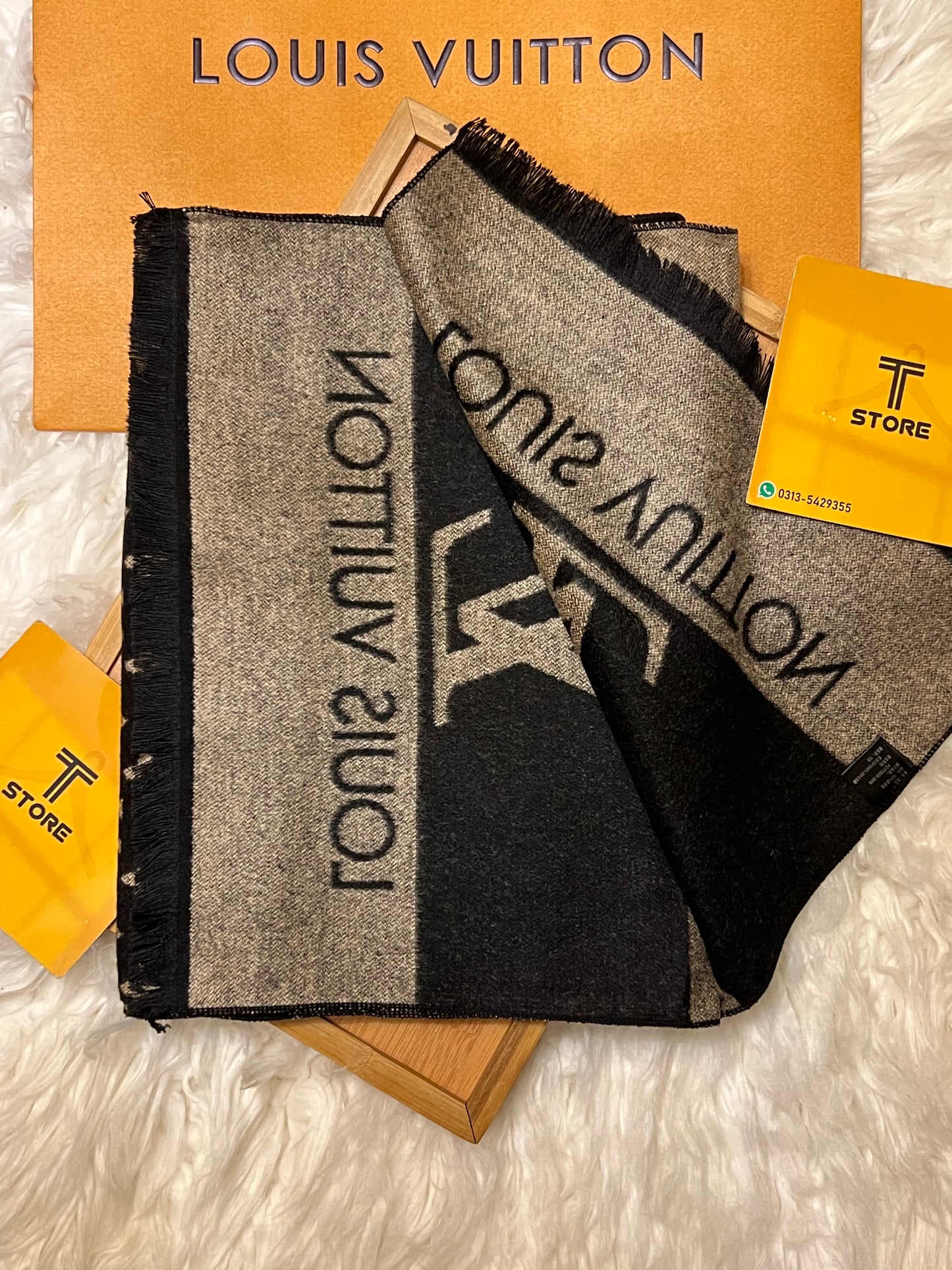 LV monogram Black and Brown Muffler