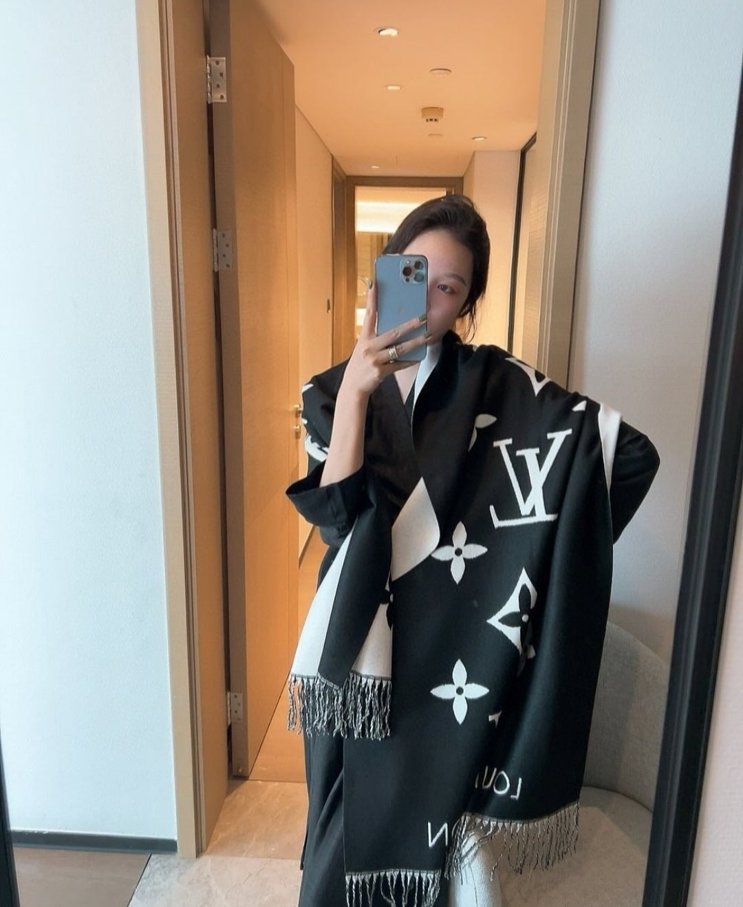 LV Black Flower Woolen Shawl For Women